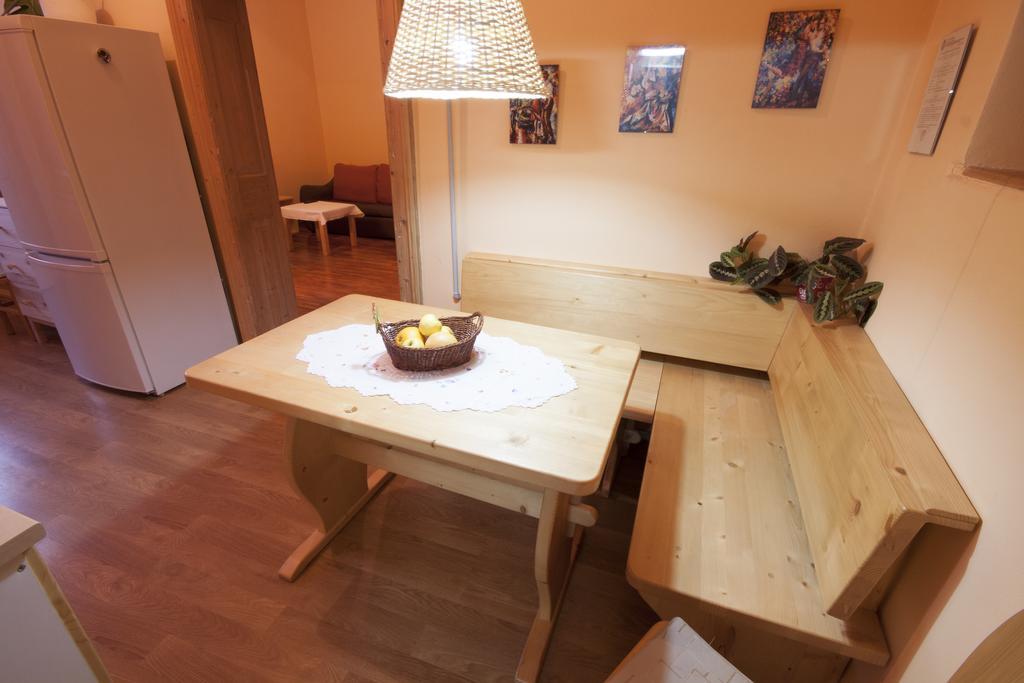 Mediaş Fabini Apartments מראה חיצוני תמונה