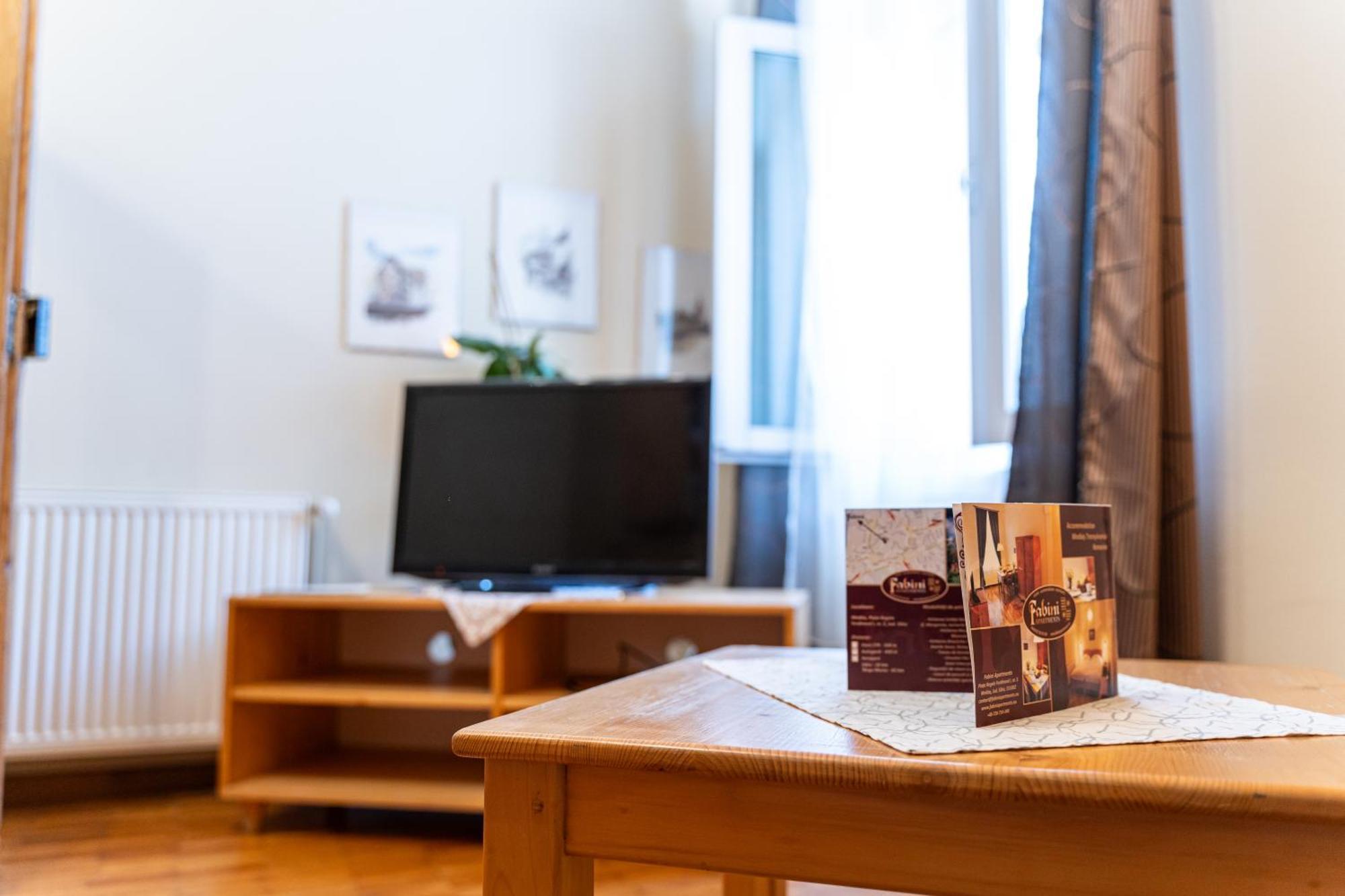 Mediaş Fabini Apartments מראה חיצוני תמונה
