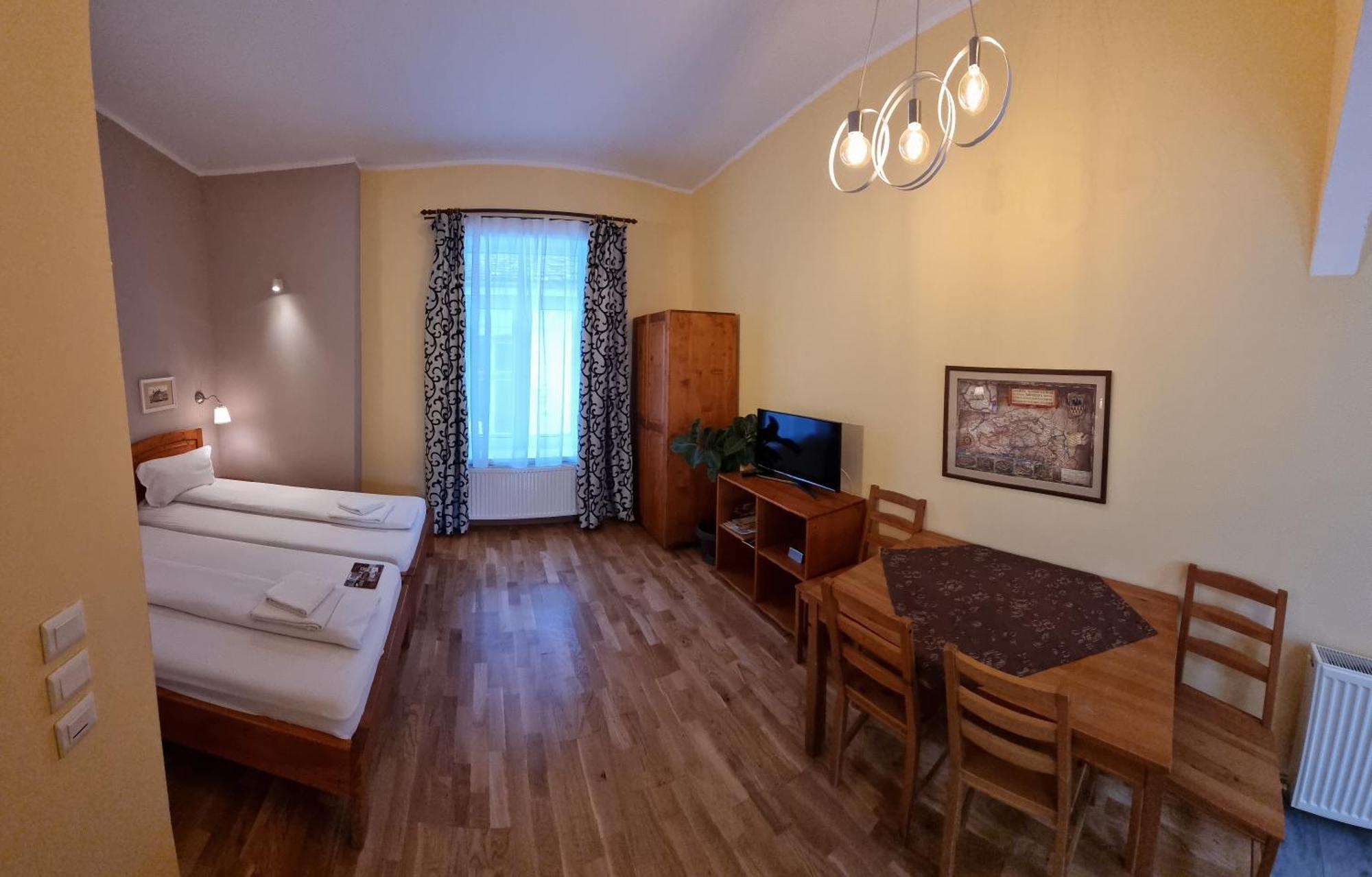 Mediaş Fabini Apartments מראה חיצוני תמונה