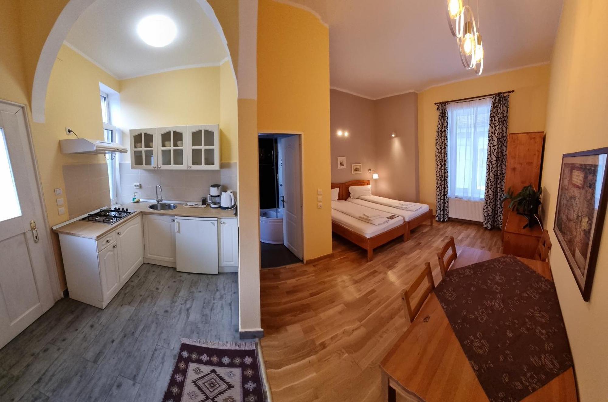 Mediaş Fabini Apartments מראה חיצוני תמונה